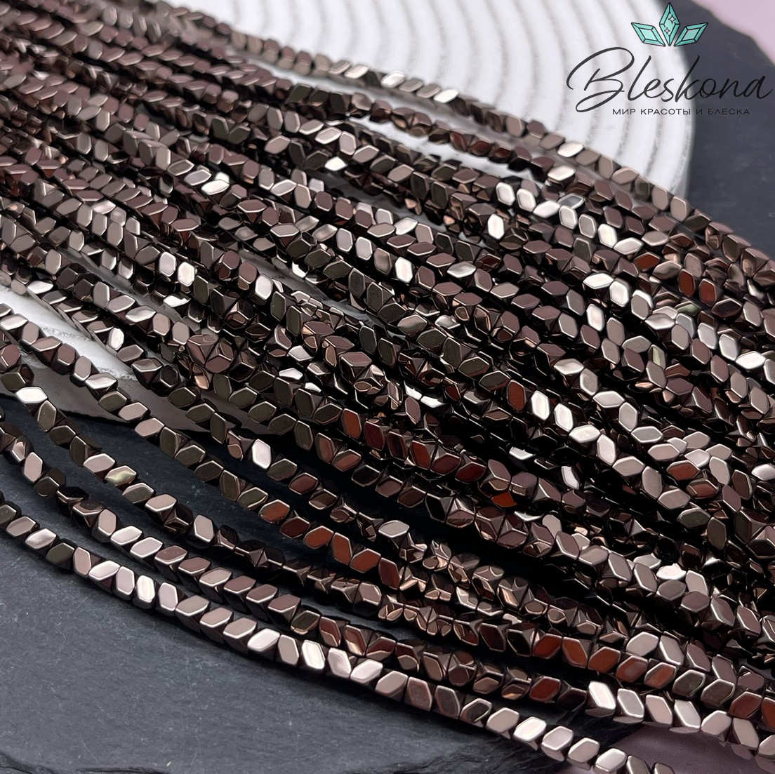 3*3 мм Гематин имитация, цвет коричневый №1 (шоколадный), геометрия №1