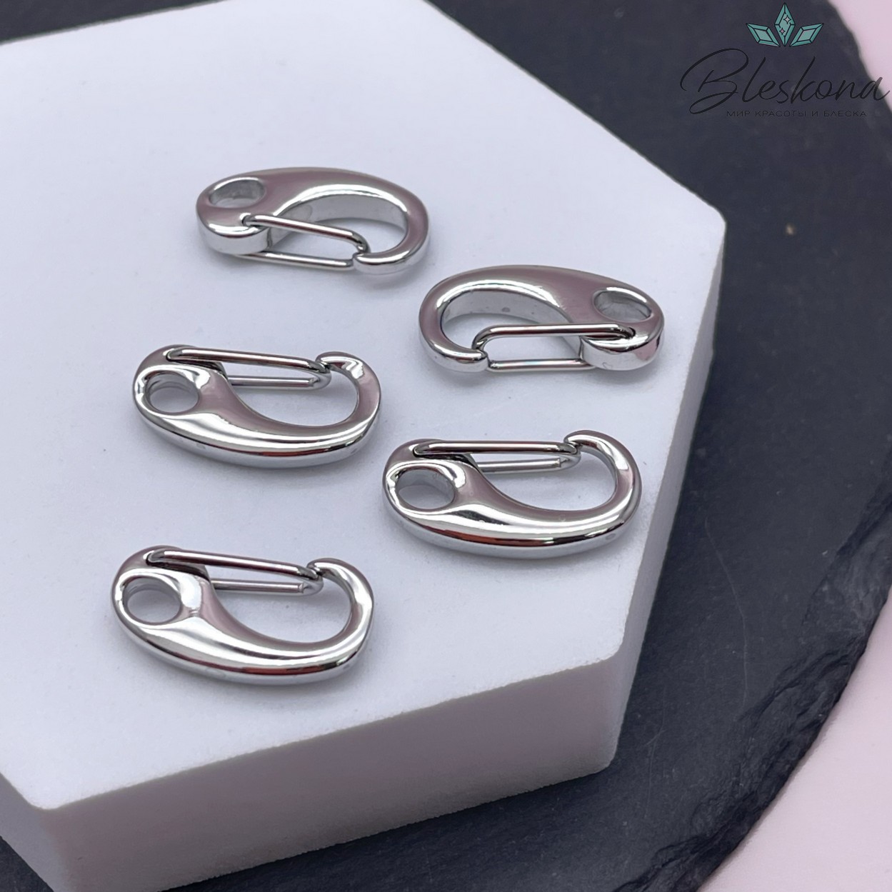 21*10,5 мм Цвет серебро, Замок карабин 