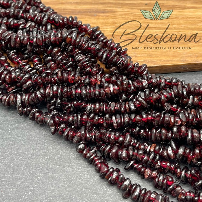 Крошка Гранат ширина бусин ~ 4-6 мм
