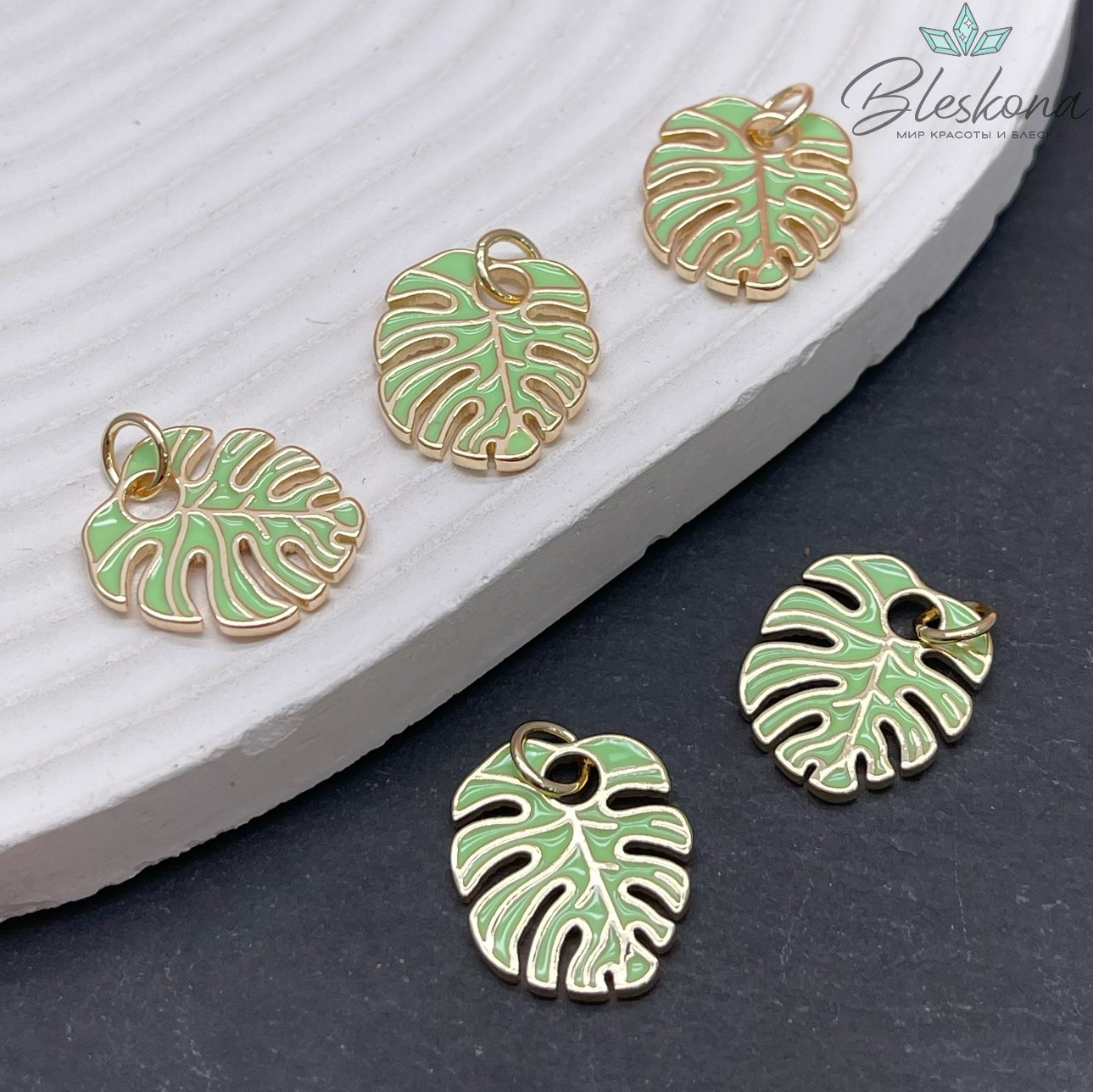 18*16 мм Цвет золото, Подвеска Монстера лист зеленая эмаль 