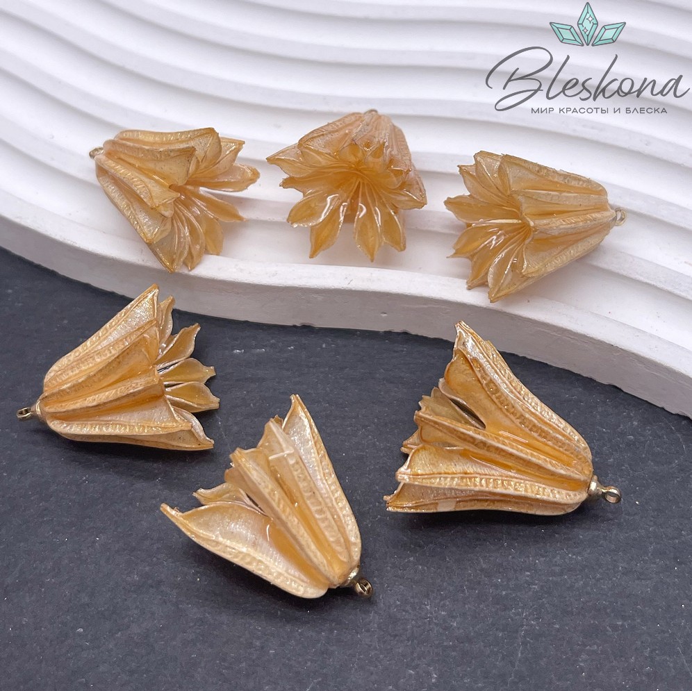 28-33 мм Подвеска Колокольчик в эпоксидной смоле бежевый