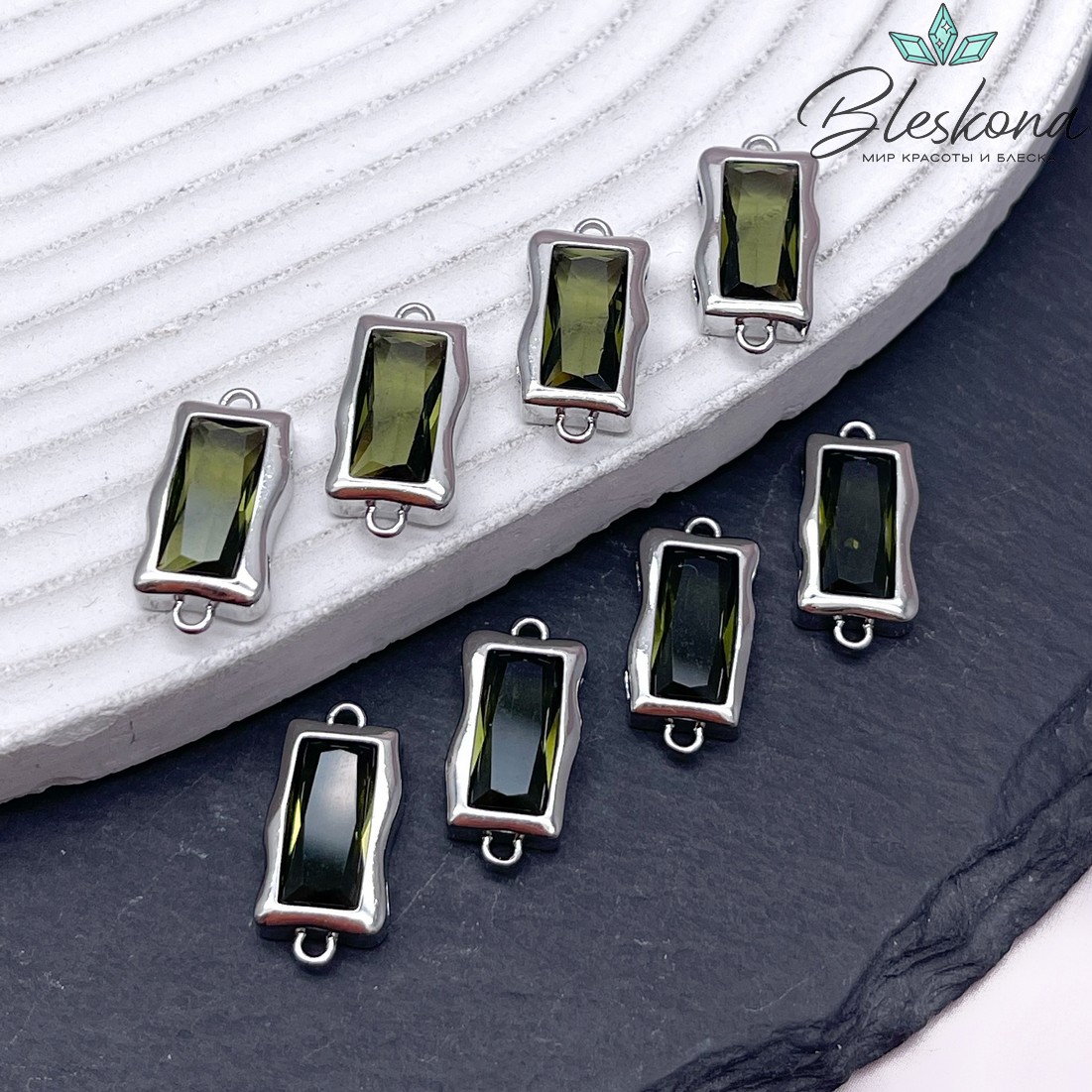 17,5*8,5 мм Цвет серебро, Коннектор прямоугольник бледно-зеленый циркон