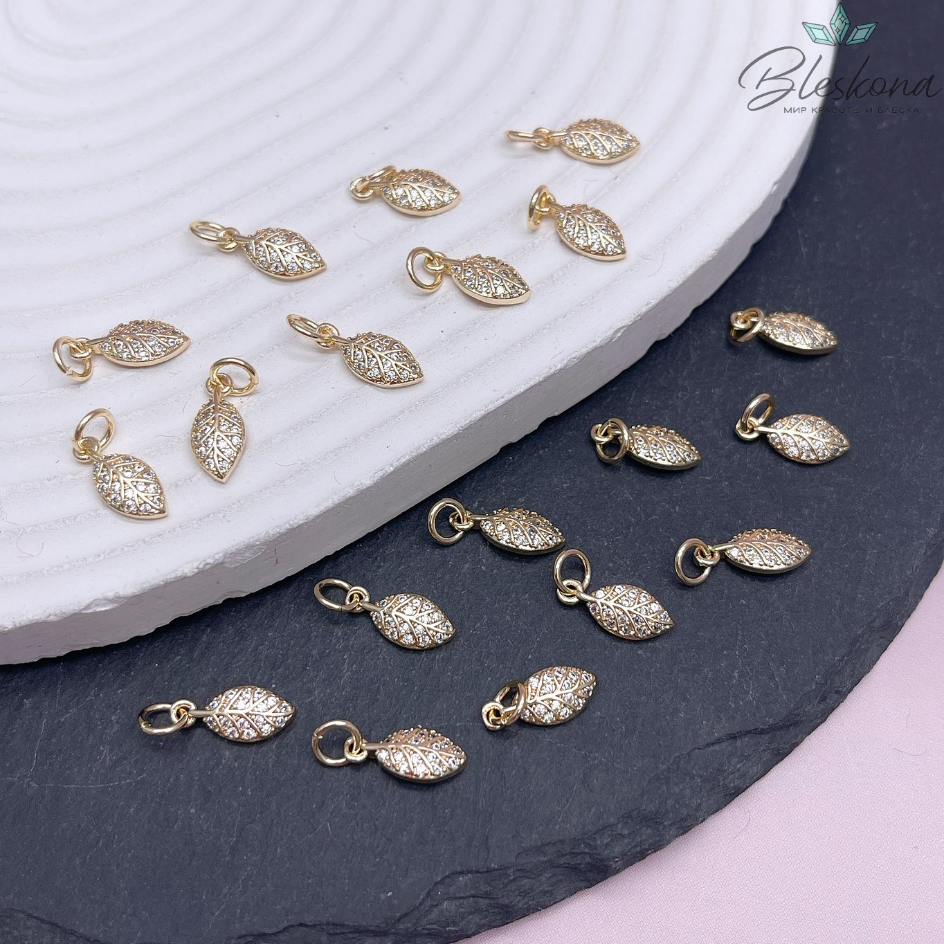 12*5,5 мм, Цвет золото, Подвеска Лист мини цирконы