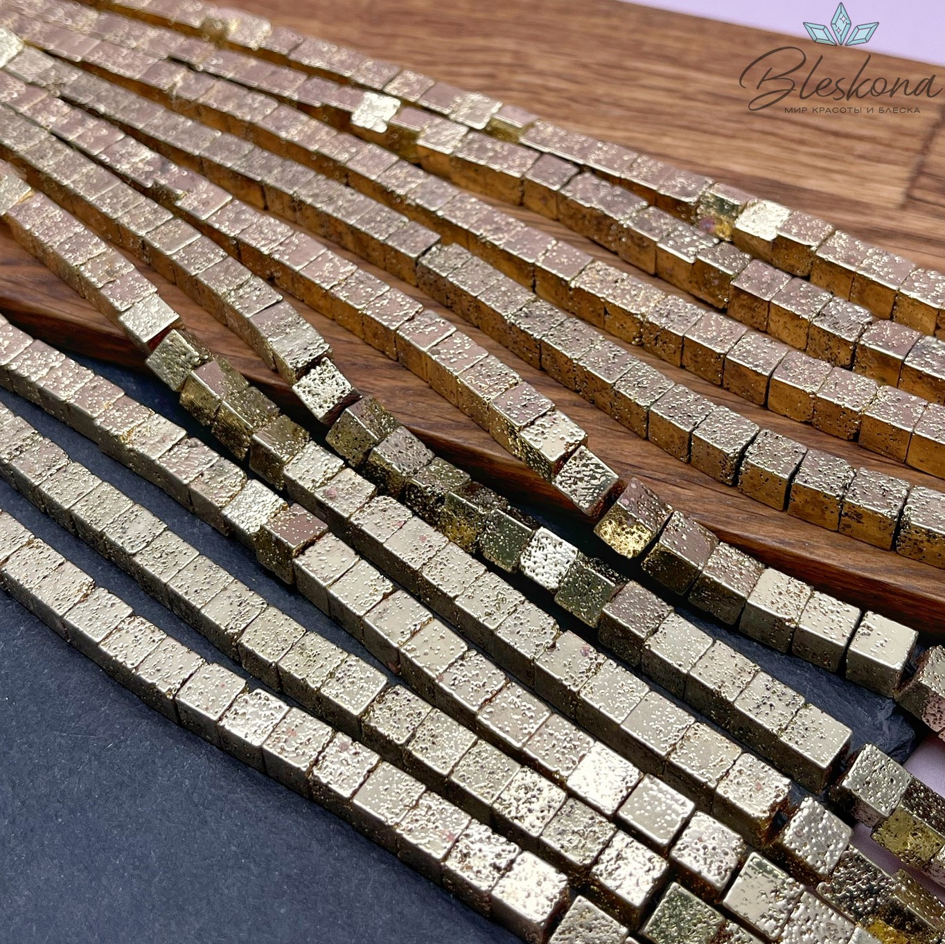 6 мм Гематин имитация, пористый, цвет темное золото, куб