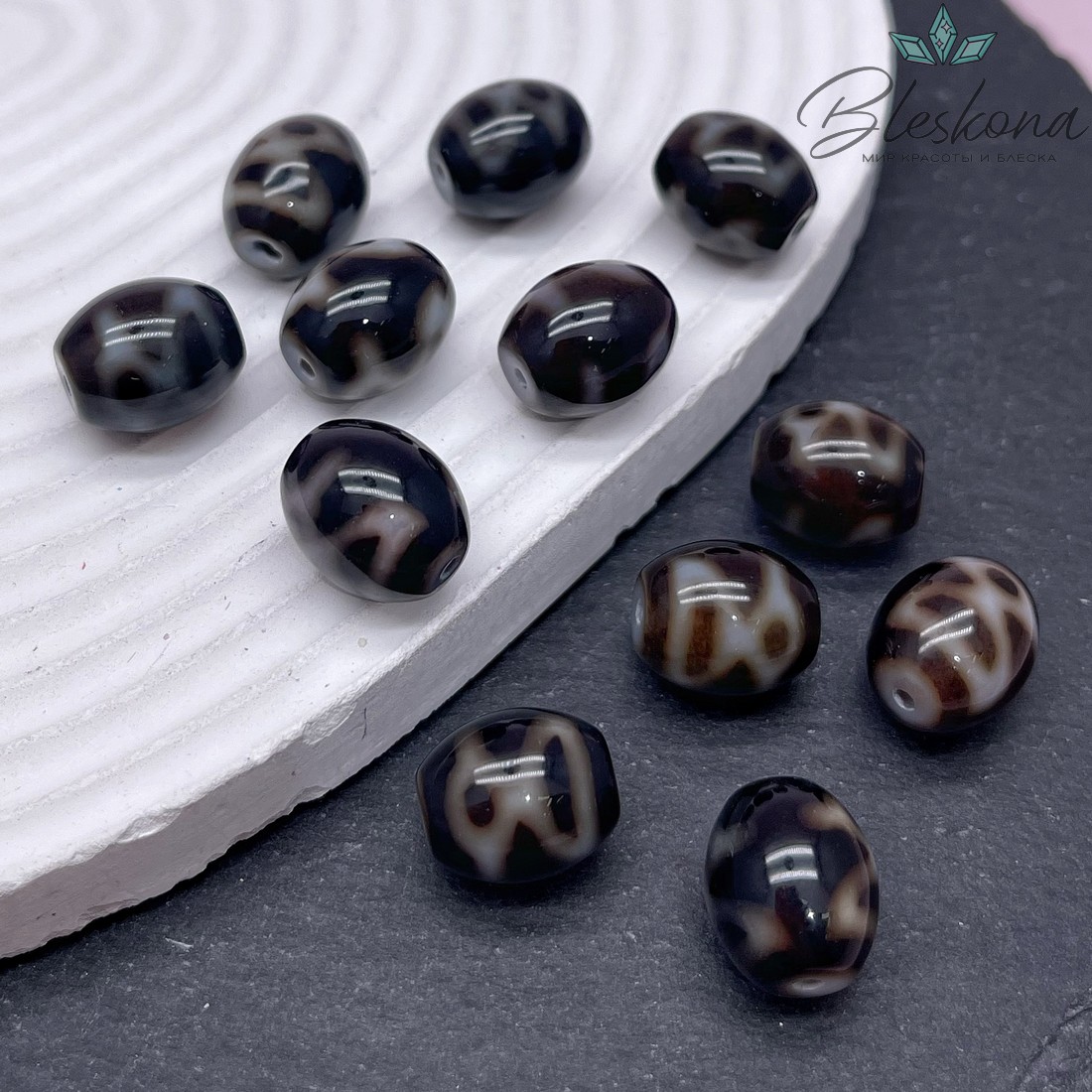 Бусина Дзи Кубера черно-белый бочонок 12*14 мм