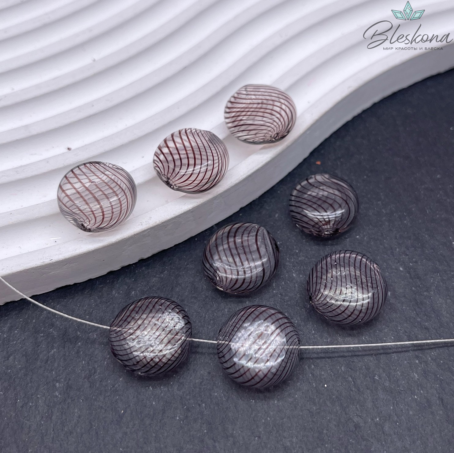 16 мм Бусина таблетка стекло прозрачное коричневые полосы, отверстие поперек