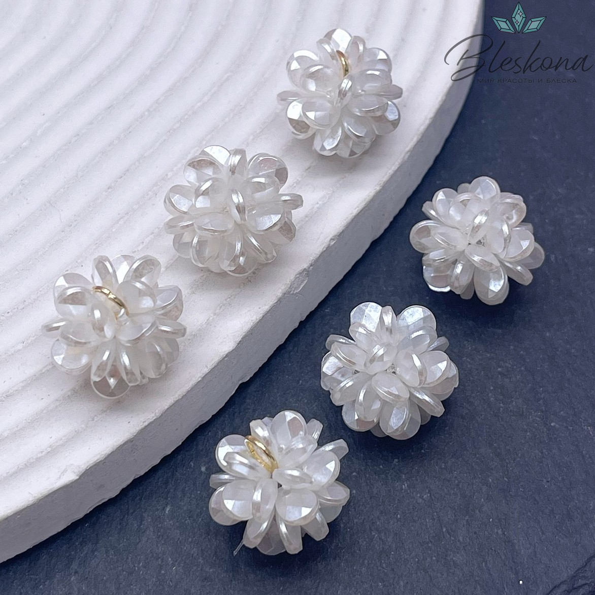 16 мм Цвет золото, Подвеска из бисера цветочек