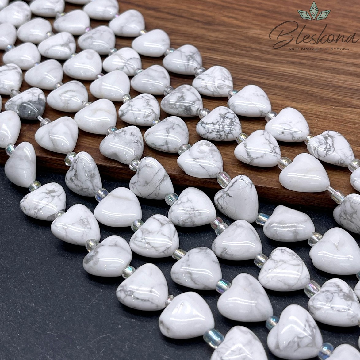 Сердца Магнезит (Говлит) 14,5*14,5*6,5 мм