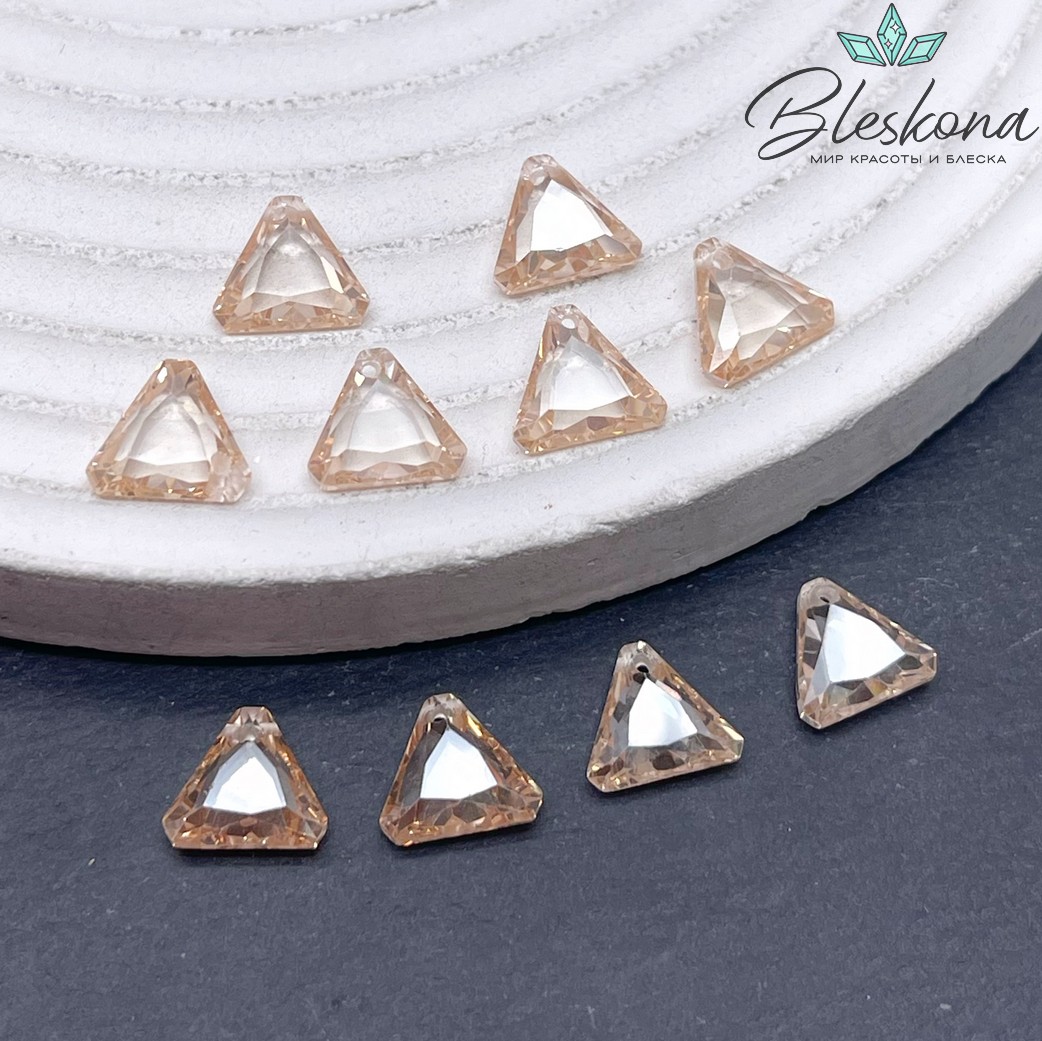 8*9 мм, Подвеска Циркон треугольник шампань (кубический цирконий, фианит) 