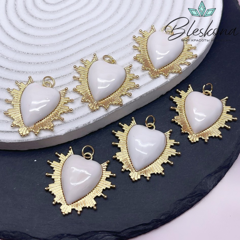 30*34 мм Цвет золото, Подвеска сердце лучи белая эмаль