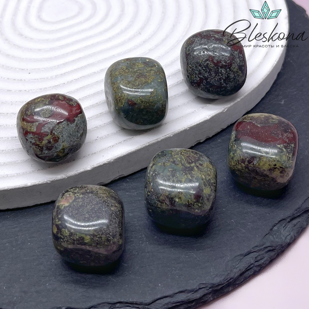 Яшма Кровь Дракона галтовка 21-24 мм