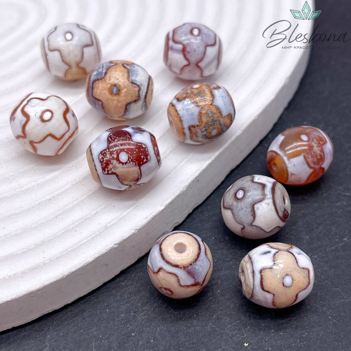 Бусина Дзи 3 глаза и мирный крест серо-коричневый бчонок 14*14 мм