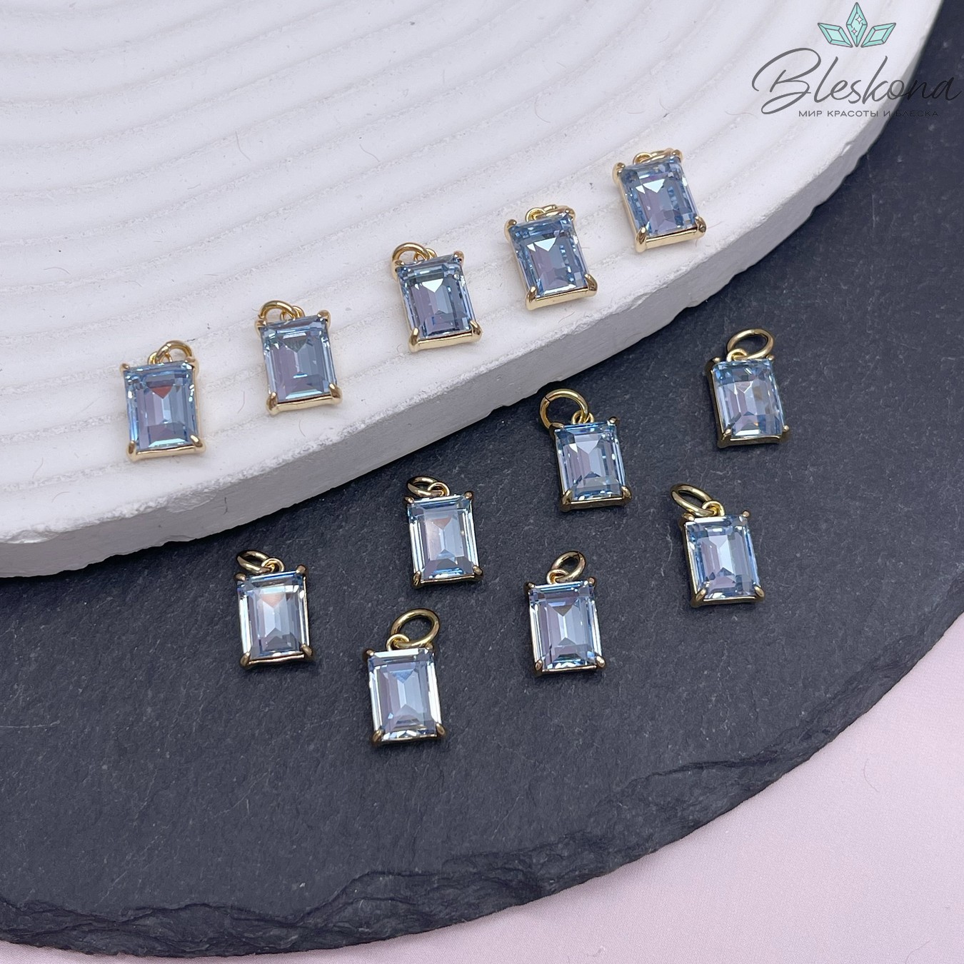 8*5 мм, Цвет золото, Подвеска прямоугольник светло- синий циркон