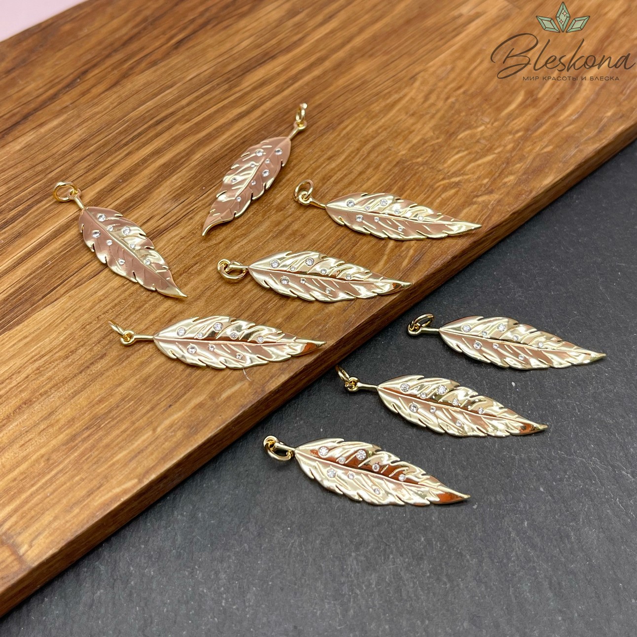 36*10 мм Цвет золото, Подвеска перышко цирконы