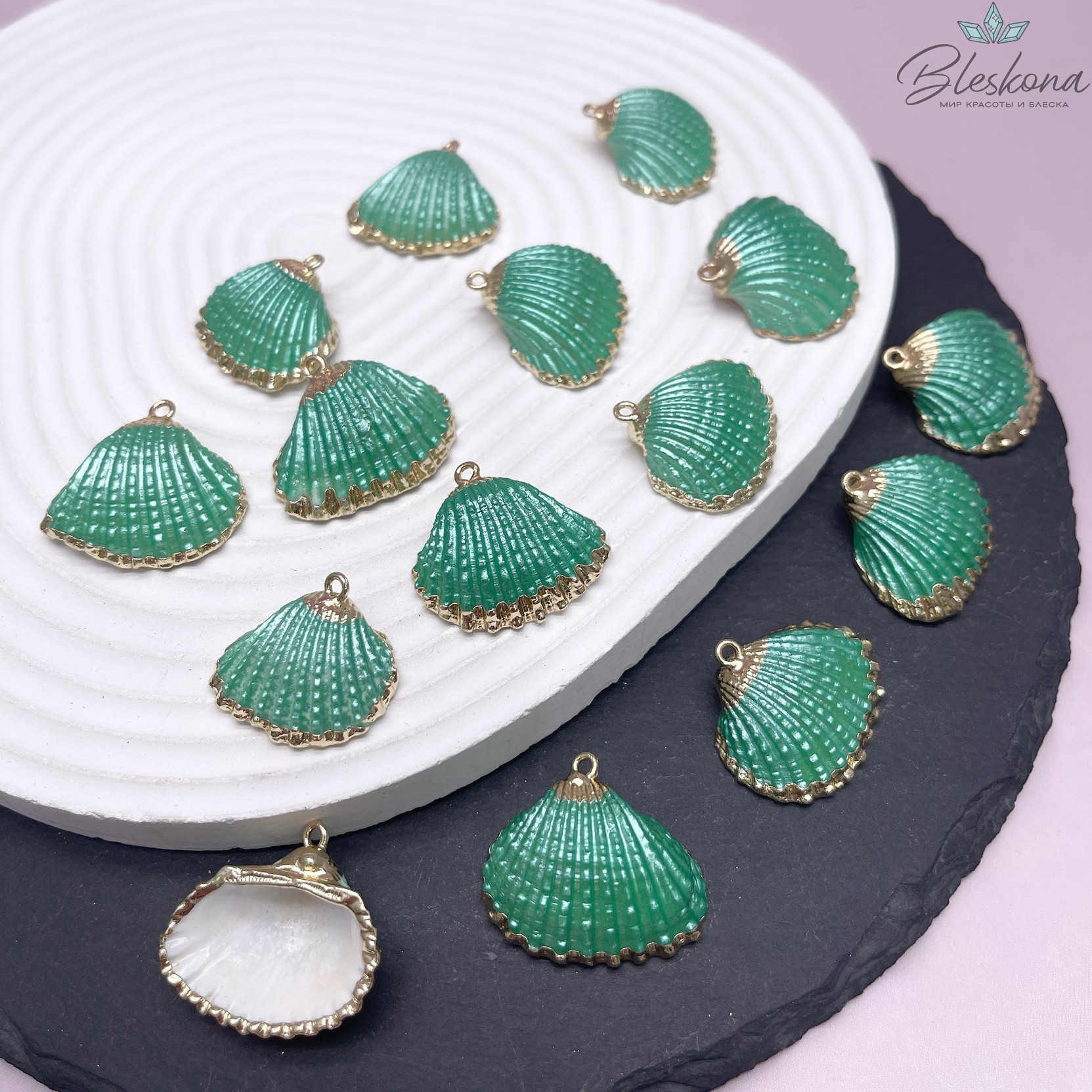 (23-26)*(25-30) мм, Цвет золото, Подвеска Ракушка светло-зеленая