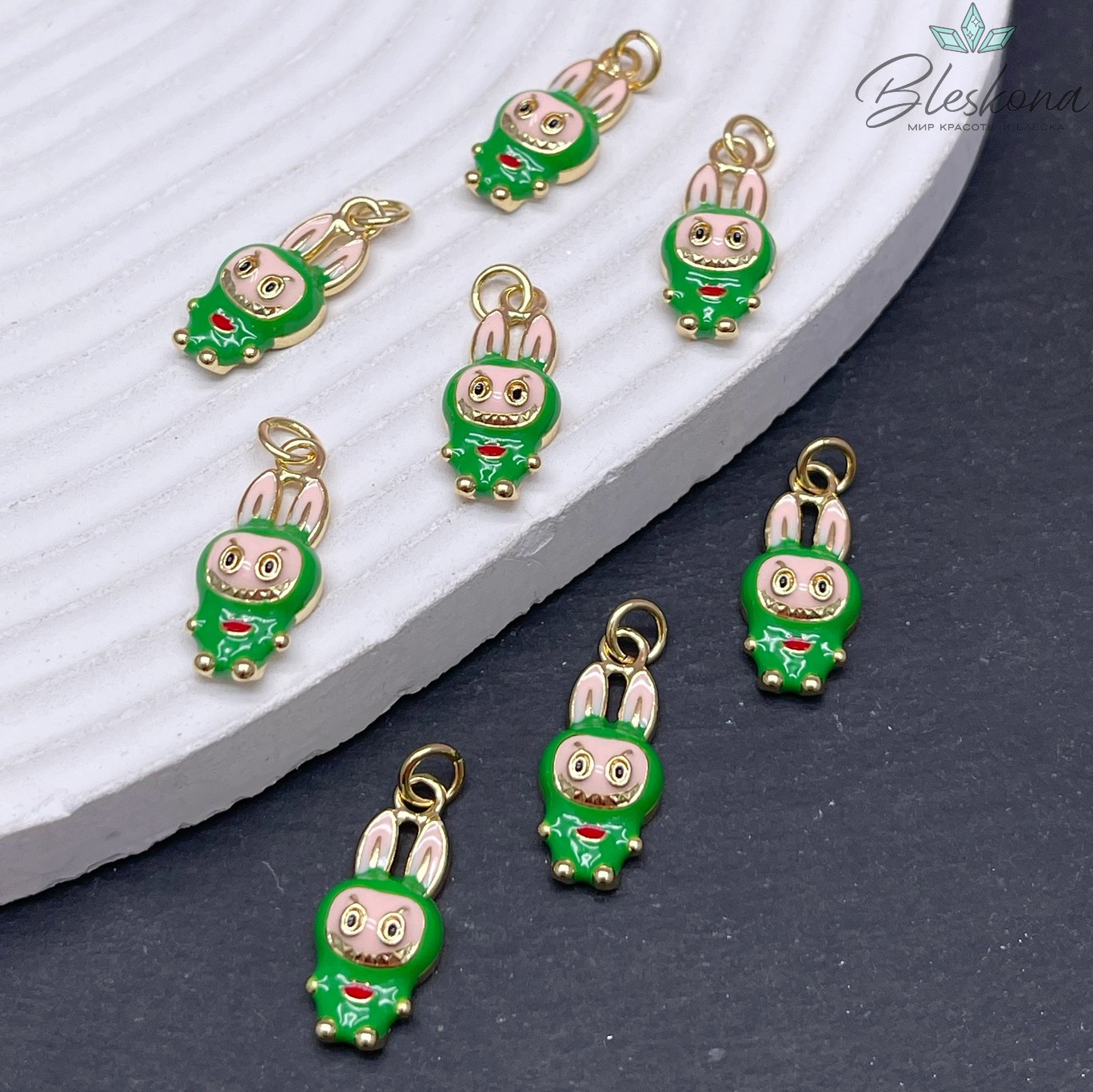 20*9 мм Цвет золото, Подвеска игрушка-монстрик Лабубу зеленая эмаль