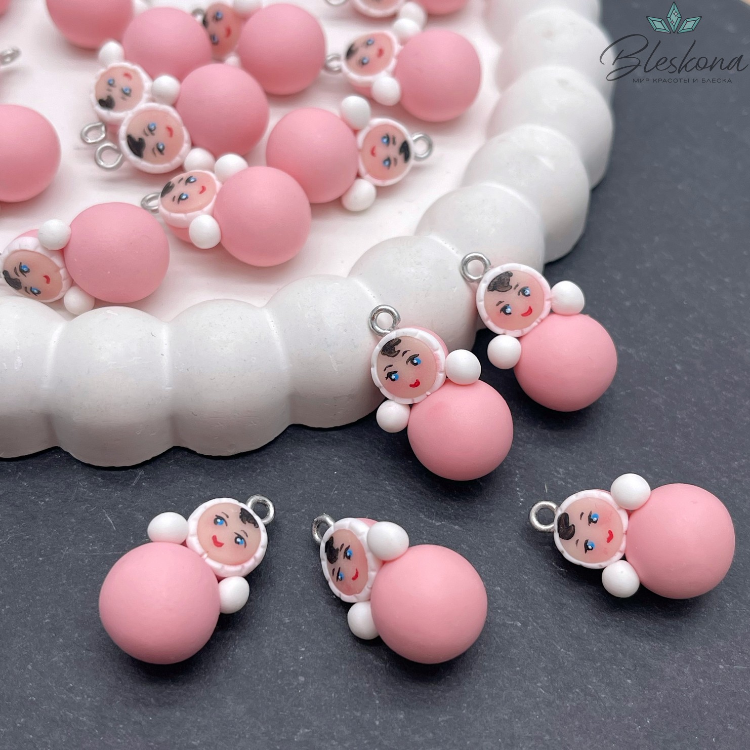 24,5*12,5 мм, Цвет серебро, Подвеска Неваляшка мини розовая