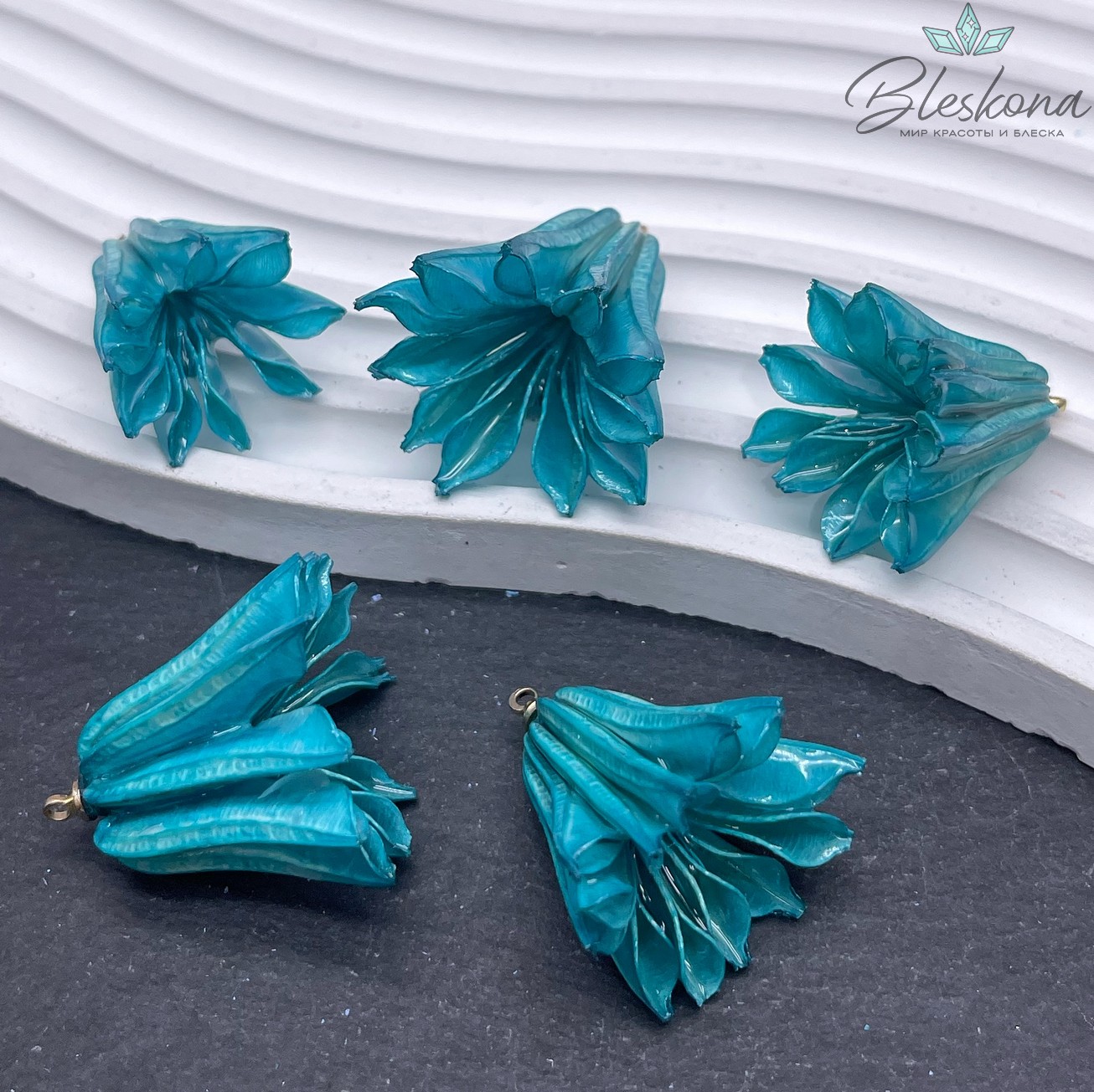 28-33 мм Подвеска Колокольчик в эпоксидной смоле бирюзовый