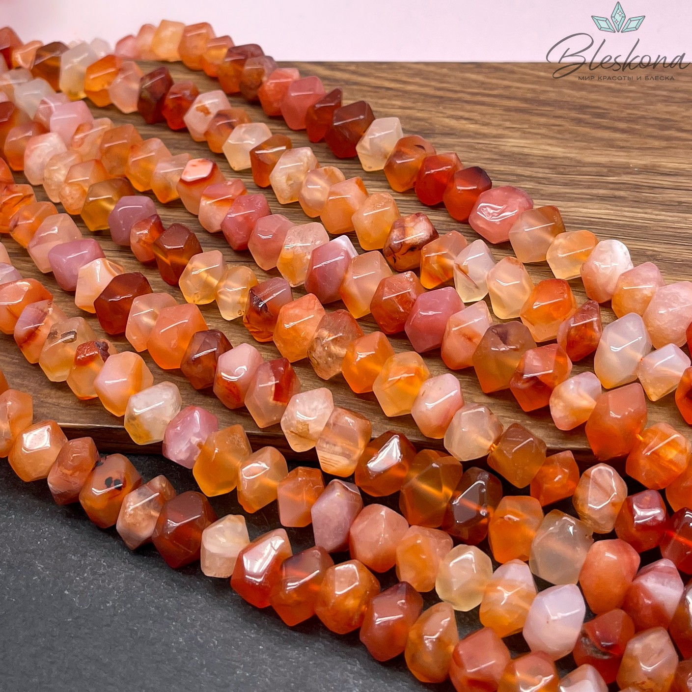 Агат Ботсвана оранжевый фриформ огранка (9-10)*(9-11) мм