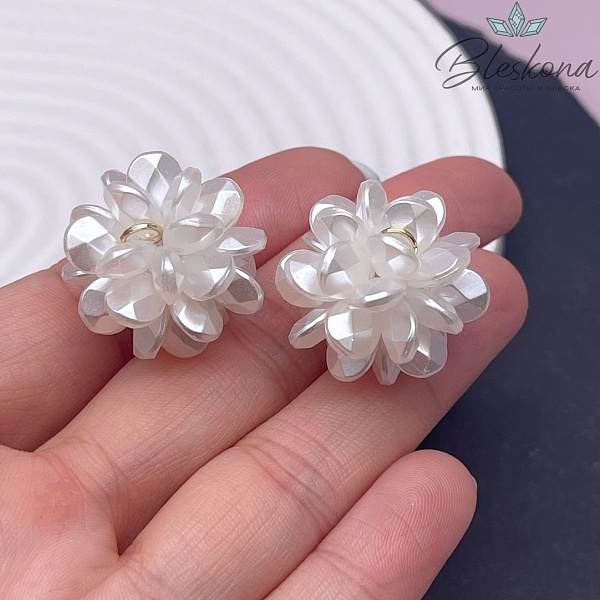 22 мм Цвет золото, Подвеска из бисера цветочек