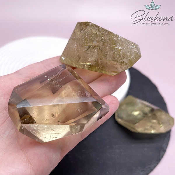 Цитрин с раухтопазом фриформ огранка 55-60 мм