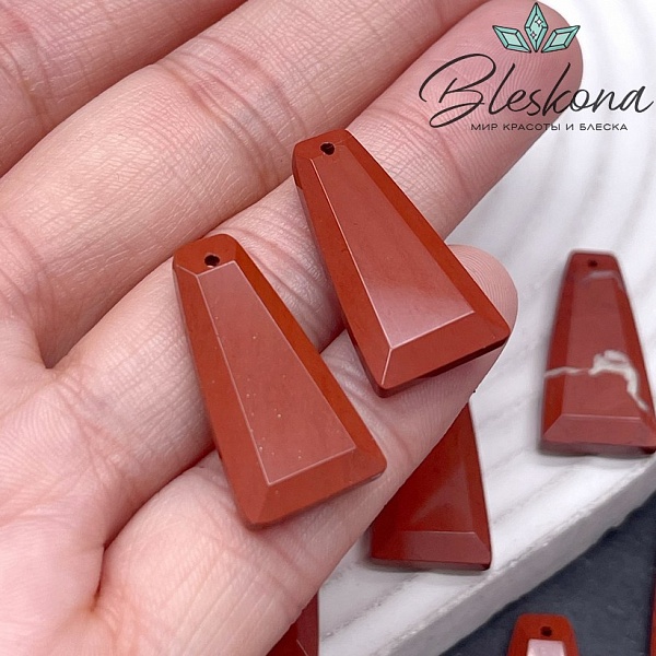 25*13 мм Подвеска трапеция Красная Яшма огранка