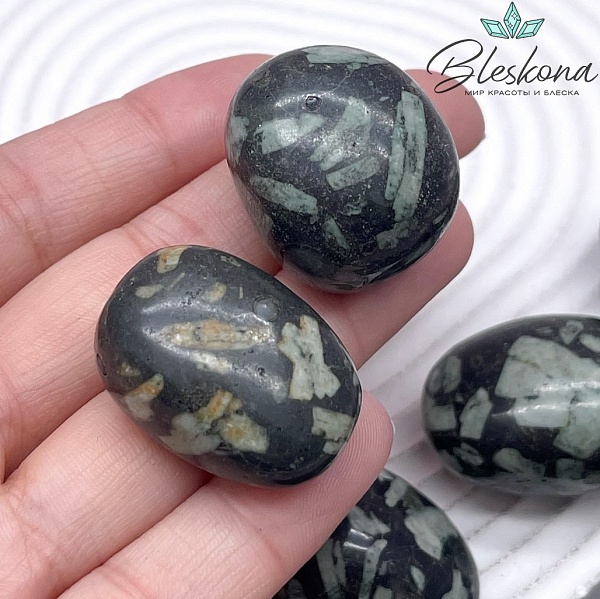 Яшма Камбаба галтовка 26-32 мм