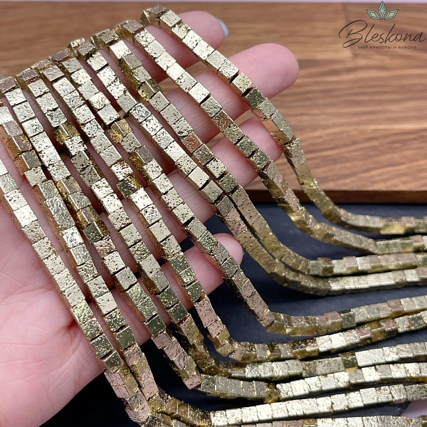 4 мм Гематин имитация, пористый, цвет темное золото, куб