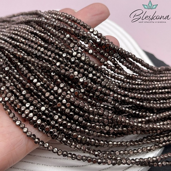 3*3 мм Гематин имитация, цвет коричневый №1 (шоколадный), треугольник фриформ