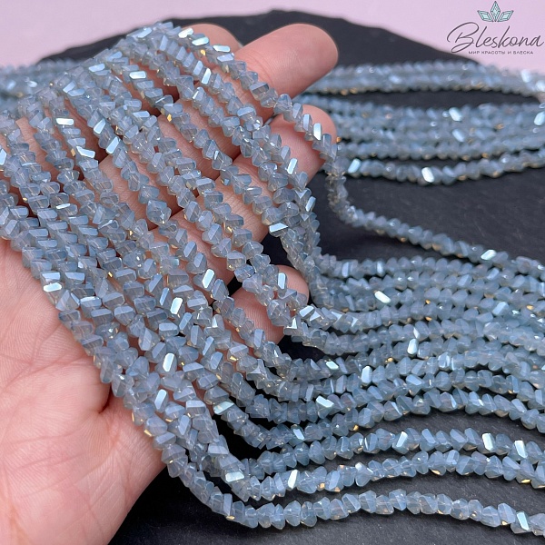 Чешское стекло №97 4,5 мм треугольник