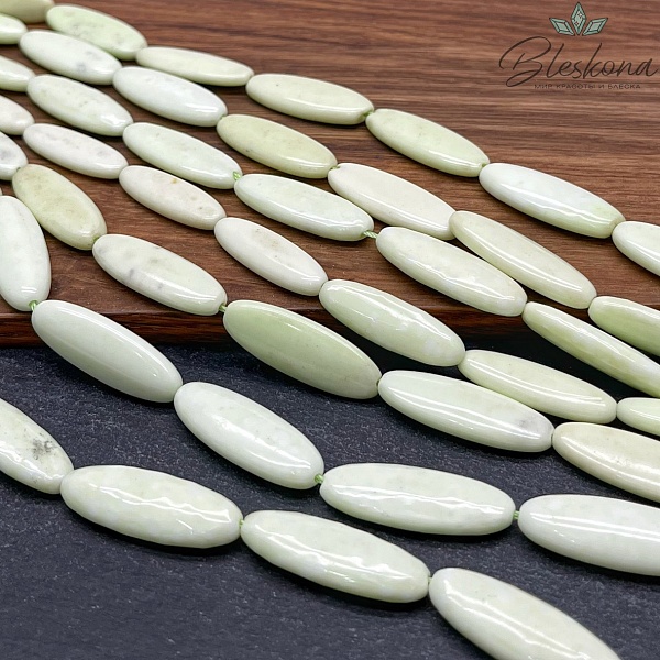 Хризопраз лимонный овал 28*10 мм