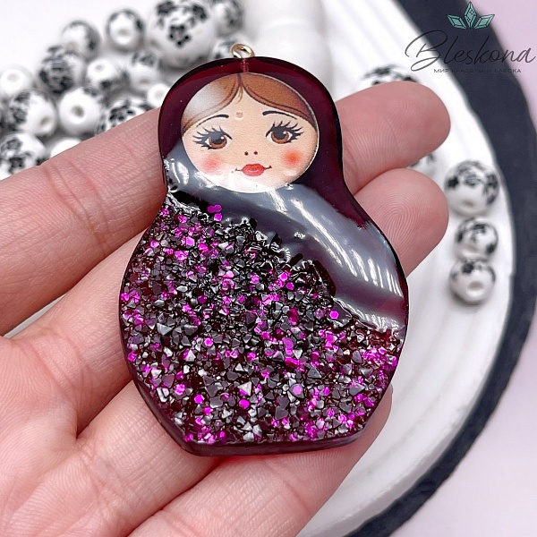 62*40 мм, Цвет серебро, Подвеска Матрешка темно-красная
