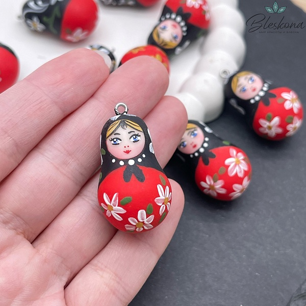30*20 мм, Цвет серебро, Подвеска Матрешка красная расписная