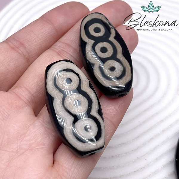 Бусина Дзи 6 глаз черно-белая 39*20 мм