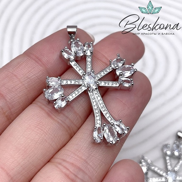 40*31,5 мм Цвет серебро, Подвеска Крест с цирконами