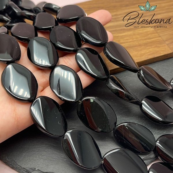 Агат черный овал с изгибом 30*22 мм
