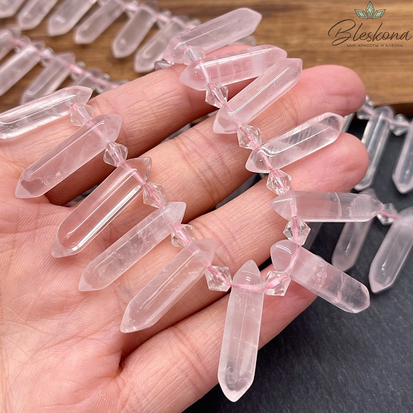 Розовый кварц форма маятник (4-6)*(21-30) мм