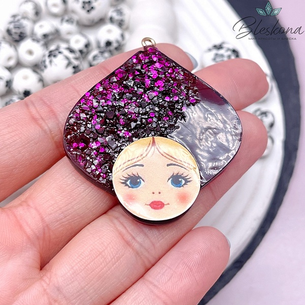 50*42 мм, Цвет золото, Подвеска Личико с кокошником темно-красный