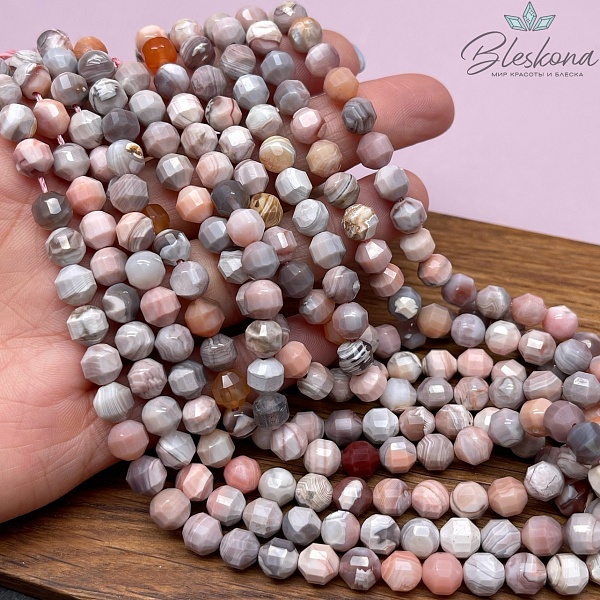 Агат Ботсвана розовый биконус огранка 7*6,5 мм