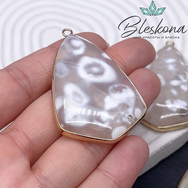 56*38 мм Цвет золото, Подвеска фриформ Агат