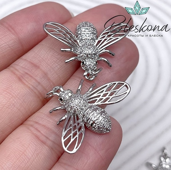 21,5*27,5 мм Цвет серебро, Подвеска Пчелка с цирконами