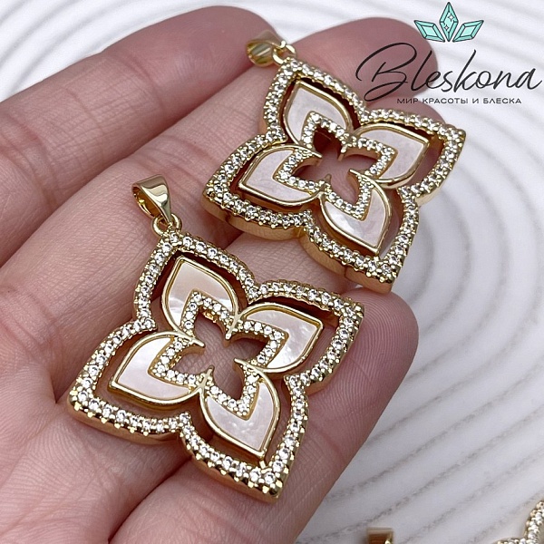 36,5*35 мм Цвет золото, Подвеска клевер с цирконами и перламутром