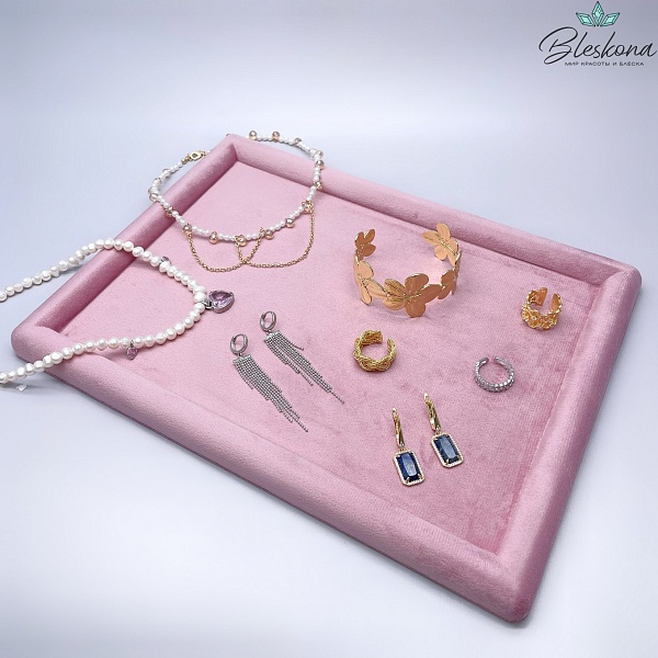 Планшет для демонстрации прямоугольный розовый 30*22 см