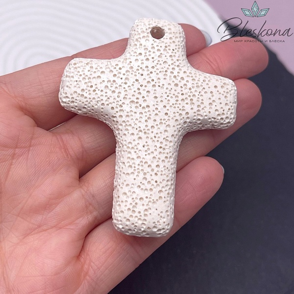 Лава Вулканическая Подвеска крест бежевый 66*52 мм