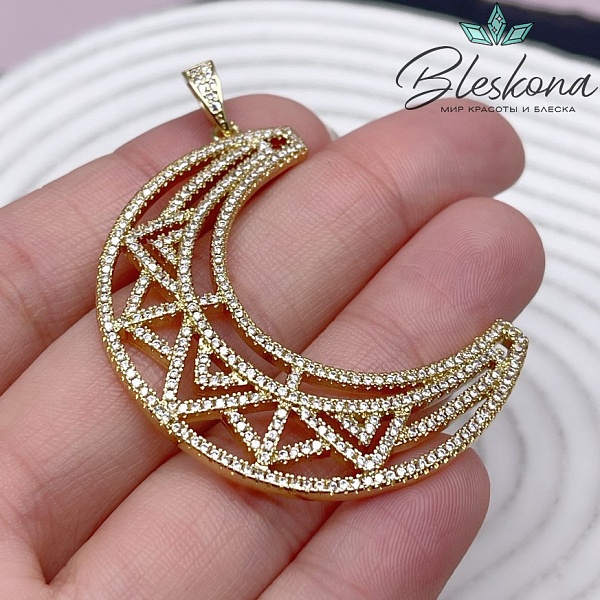 45*34 мм Цвет золото, Подвеска полумесяц с цирконами и бейлом