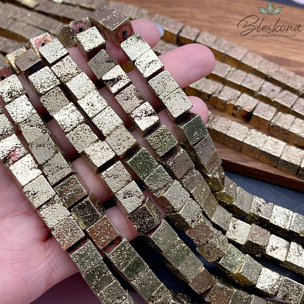 8 мм Гематин имитация, пористый, цвет темное золото, куб