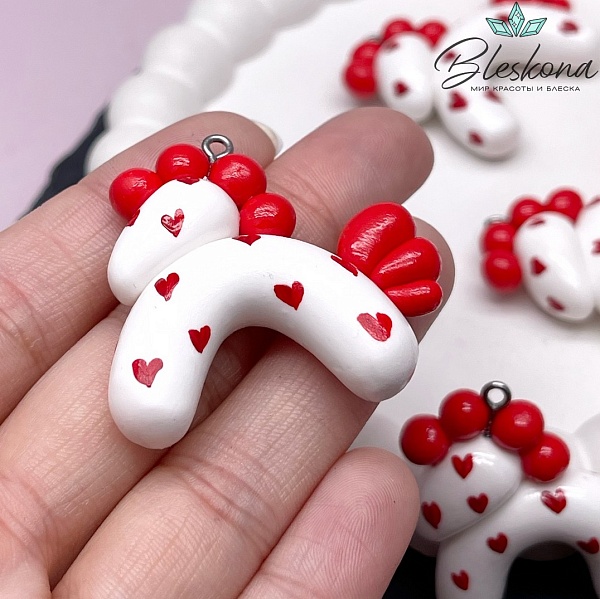 38*35 мм, Цвет серебро, Подвеска Лошадка белая с красными сердечками