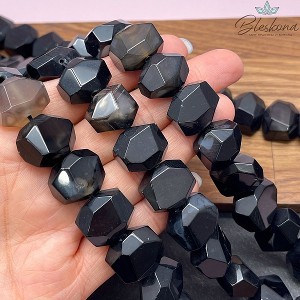 Агат черный с прожилками фриформ огранка 15*17 мм