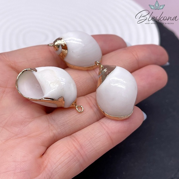 (28-34)*(20-22) мм Цвет золото, Подвеска Ракушка белая