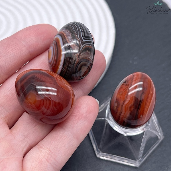 Агат с прожилками форма яйцо 30*21 мм